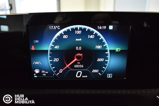 MERCEDES-BENZ A 180 d Business Extra